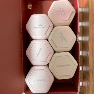 Cadence Magnetic Travel Capsules